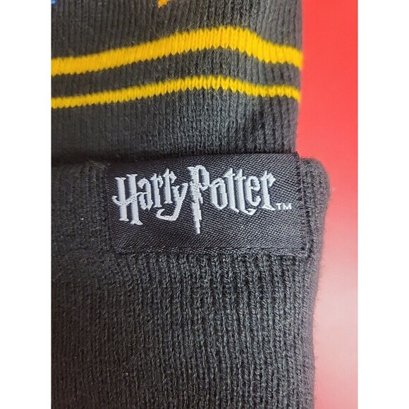 Harry Potter Hogwarts Toboggan/ Winter Knit Hat/Stocking Cap/Beanie & Poster - Picture 4 of 6